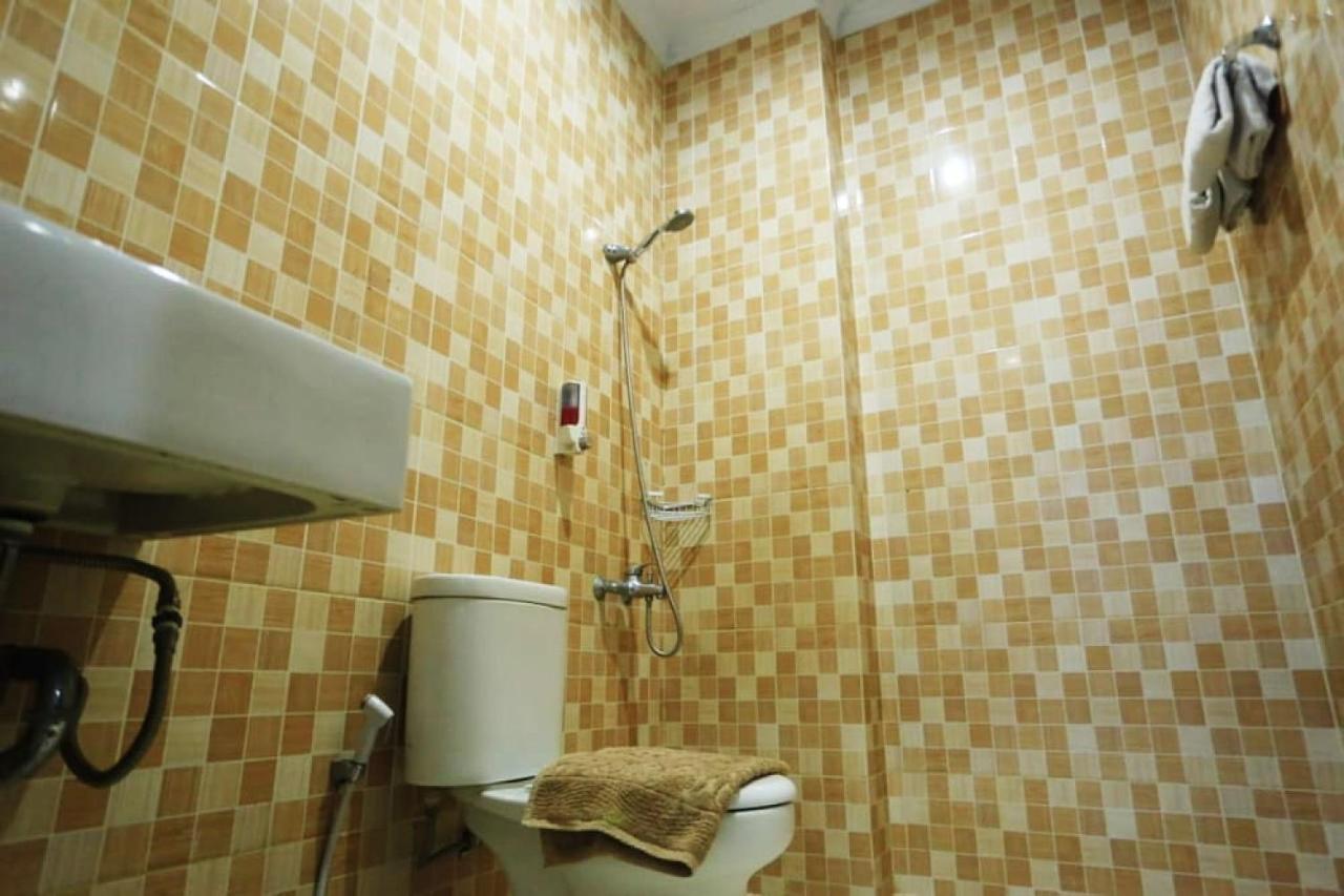 Urbanview Hotel Mulia Indah Palopo Экстерьер фото