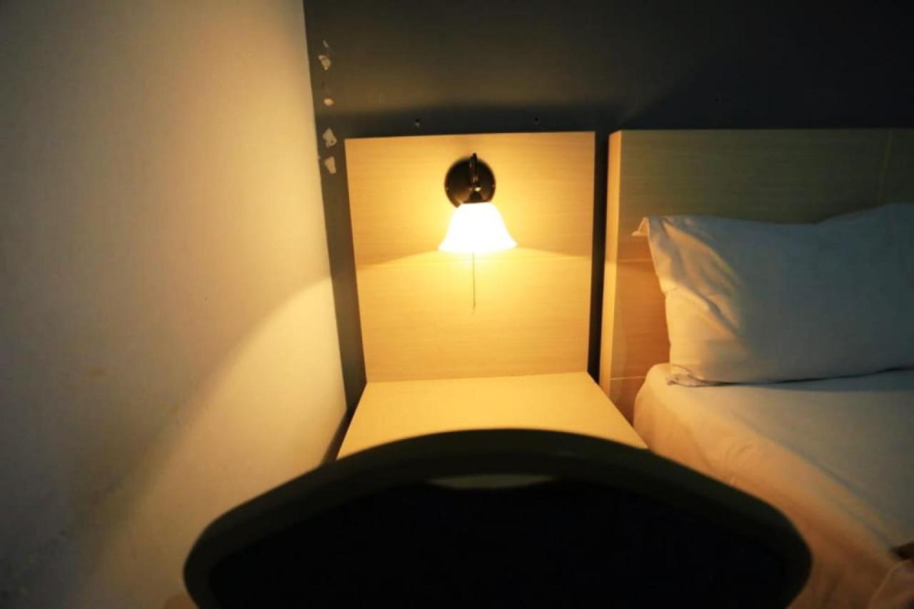 Urbanview Hotel Mulia Indah Palopo Экстерьер фото