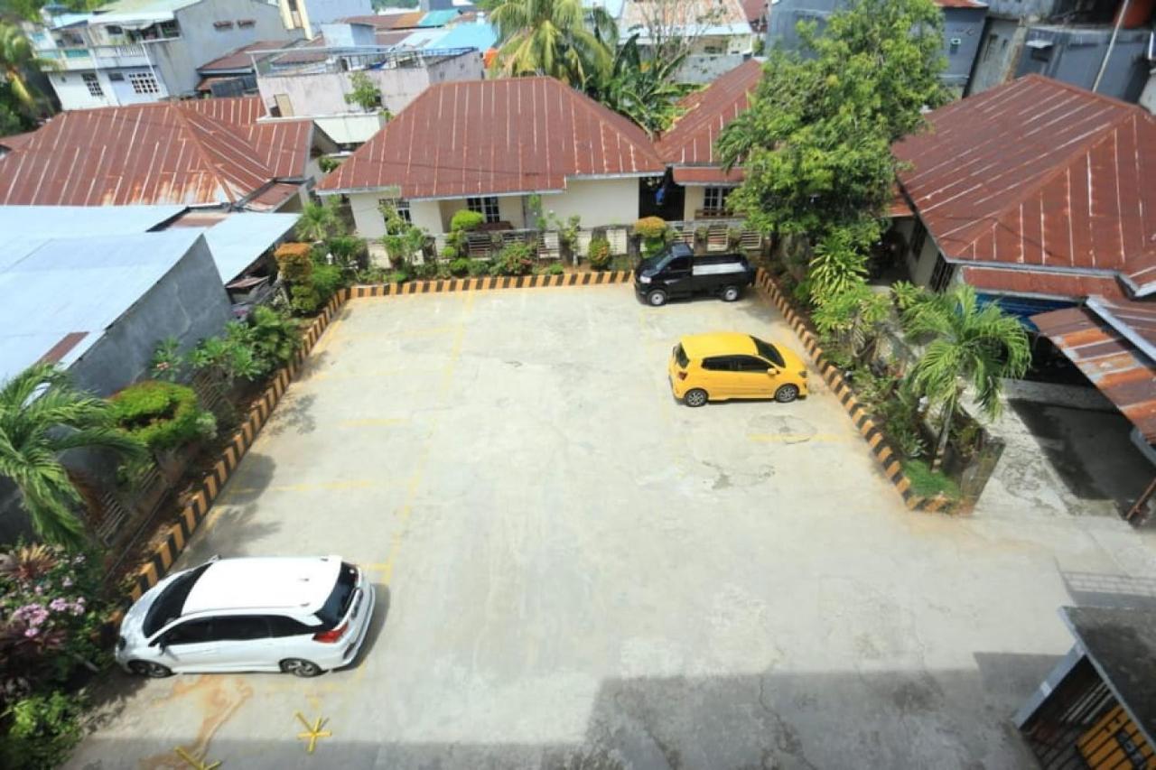 Urbanview Hotel Mulia Indah Palopo Экстерьер фото