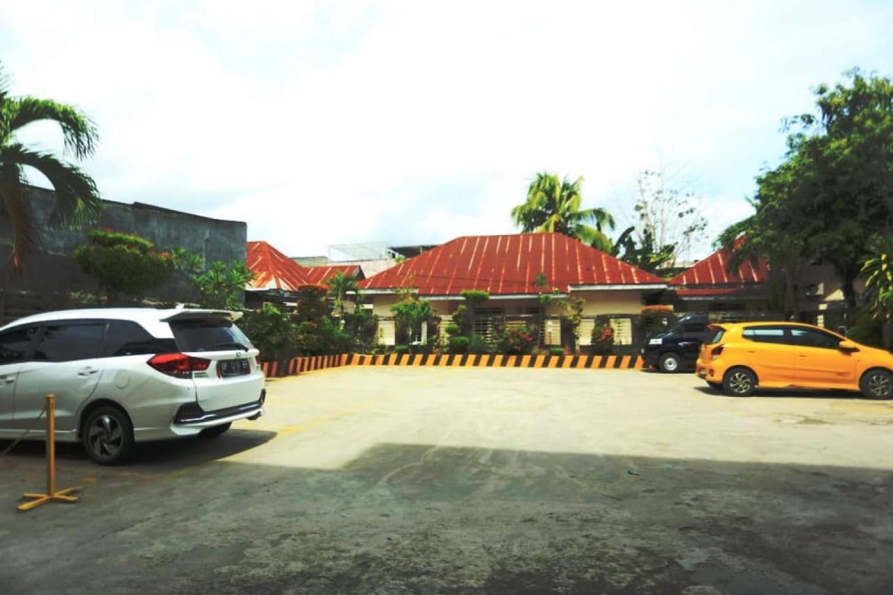 Urbanview Hotel Mulia Indah Palopo Экстерьер фото