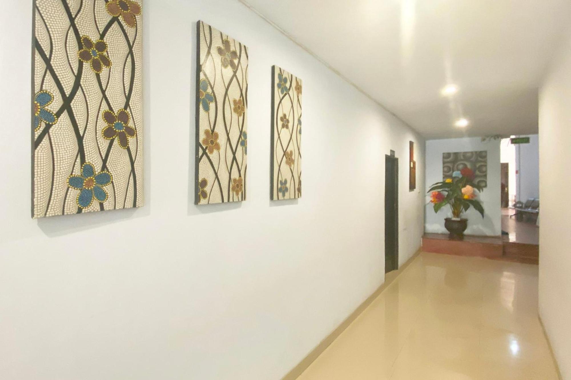 Urbanview Hotel Mulia Indah Palopo Экстерьер фото
