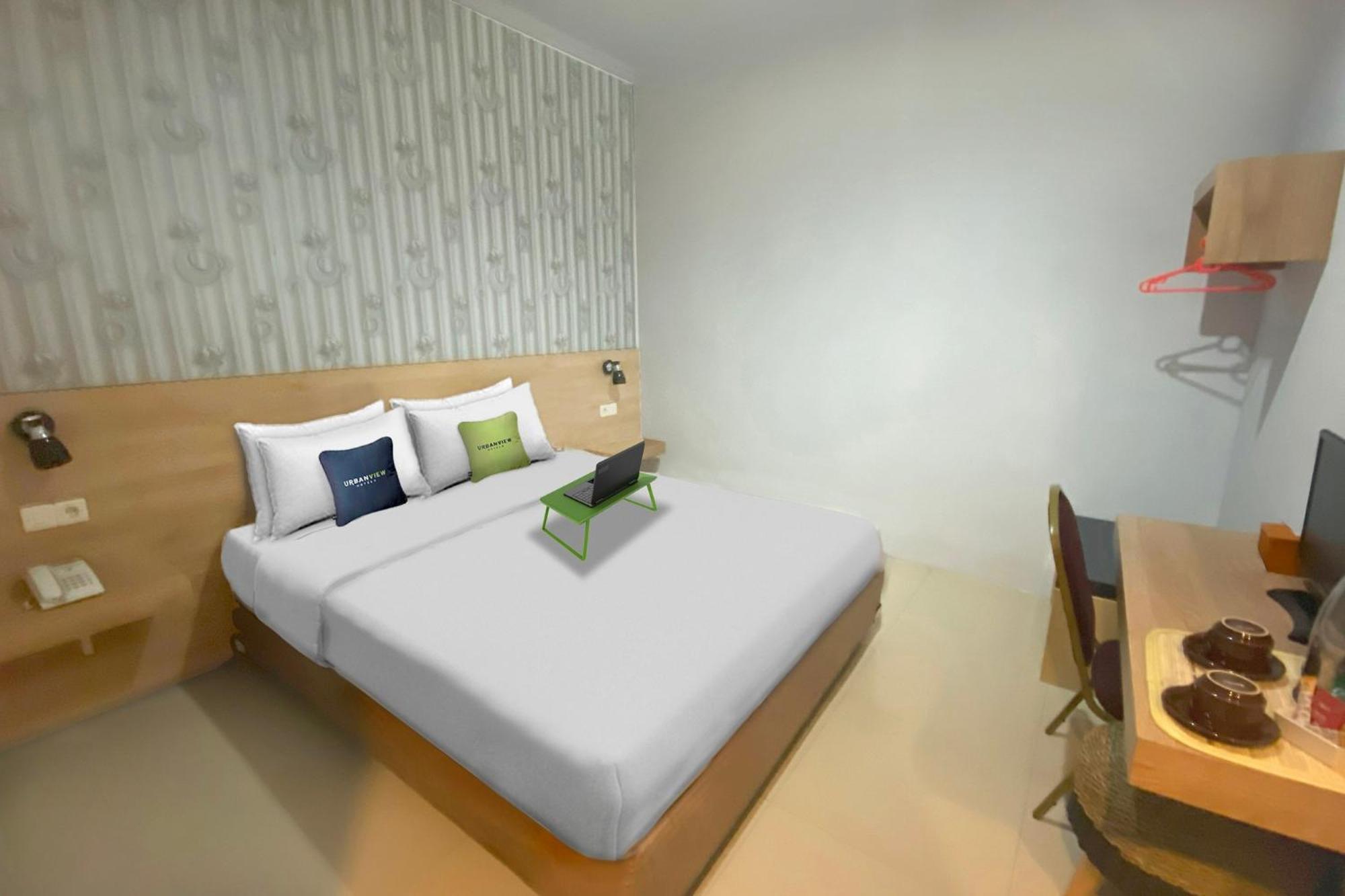 Urbanview Hotel Mulia Indah Palopo Экстерьер фото